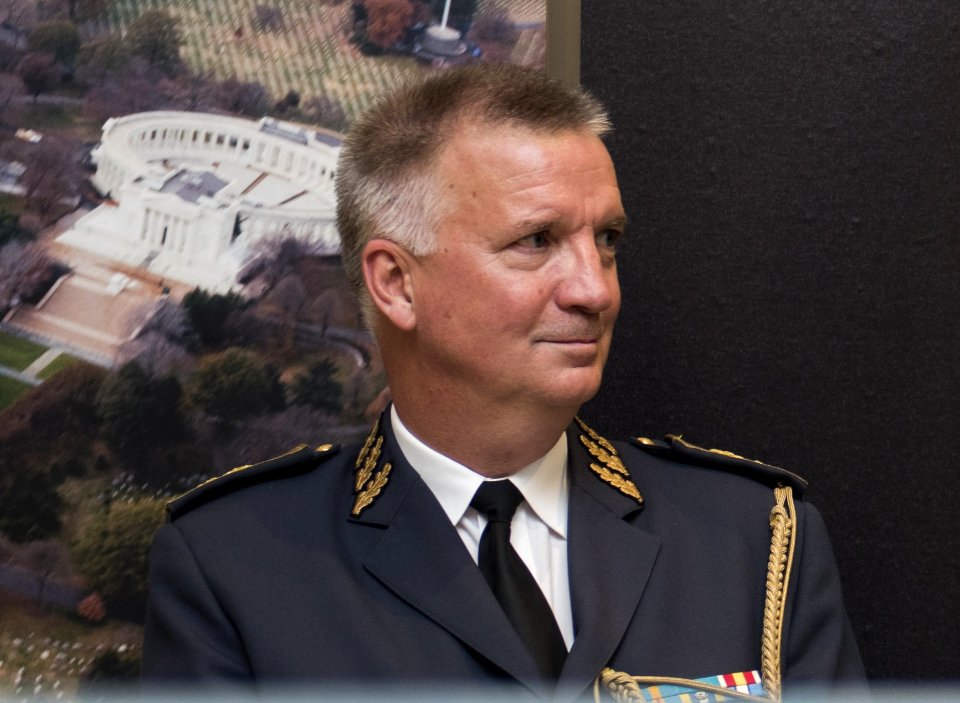 Supreme Commander of Swedish Armed Forces Gen. Micael Bydén Conducts a Public Wreath-Laying at the Tomb of the Unknown Soldier (37909839101) (crop)
