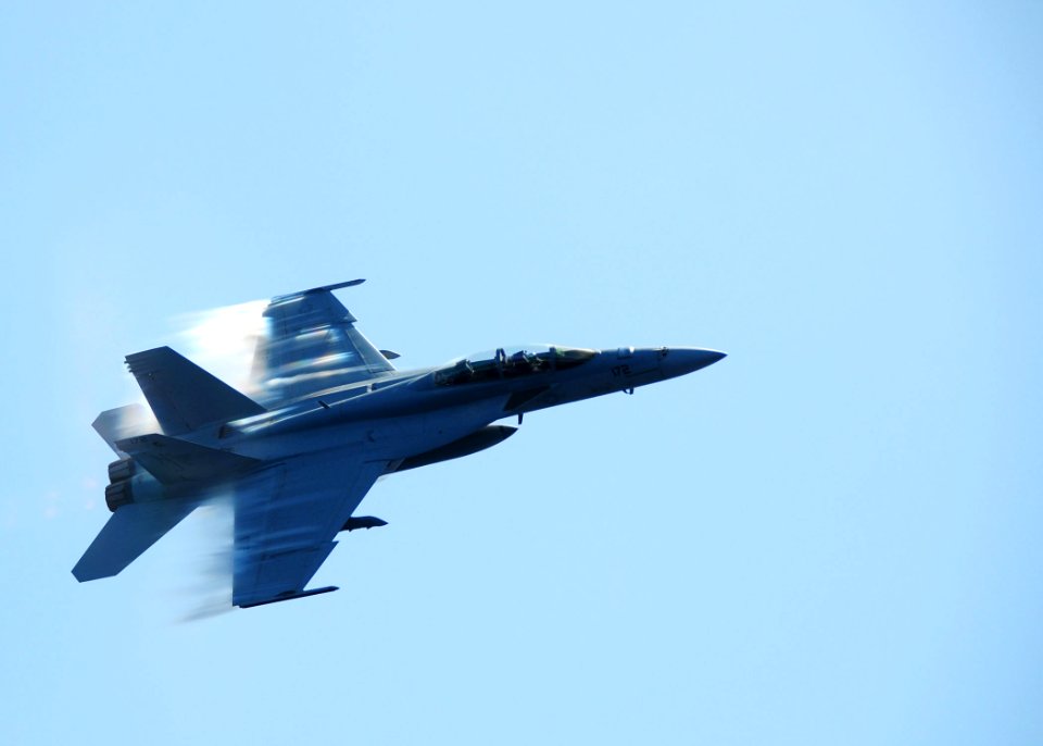 Super Hornet breaks sound barrier. (8725620905)
