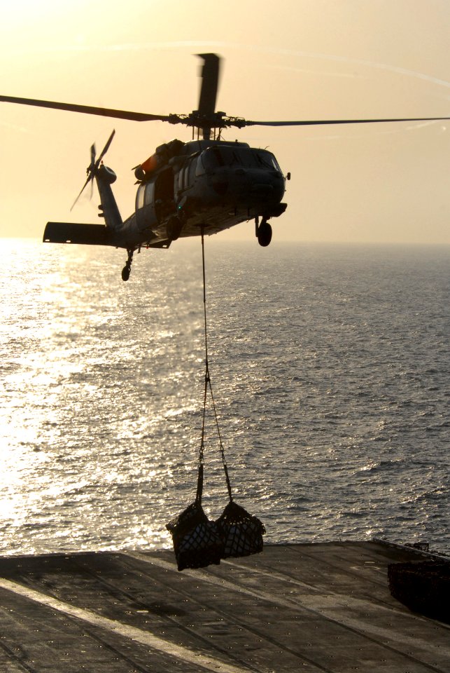 Supply drop for USS Ronald Reagan DVIDS119368