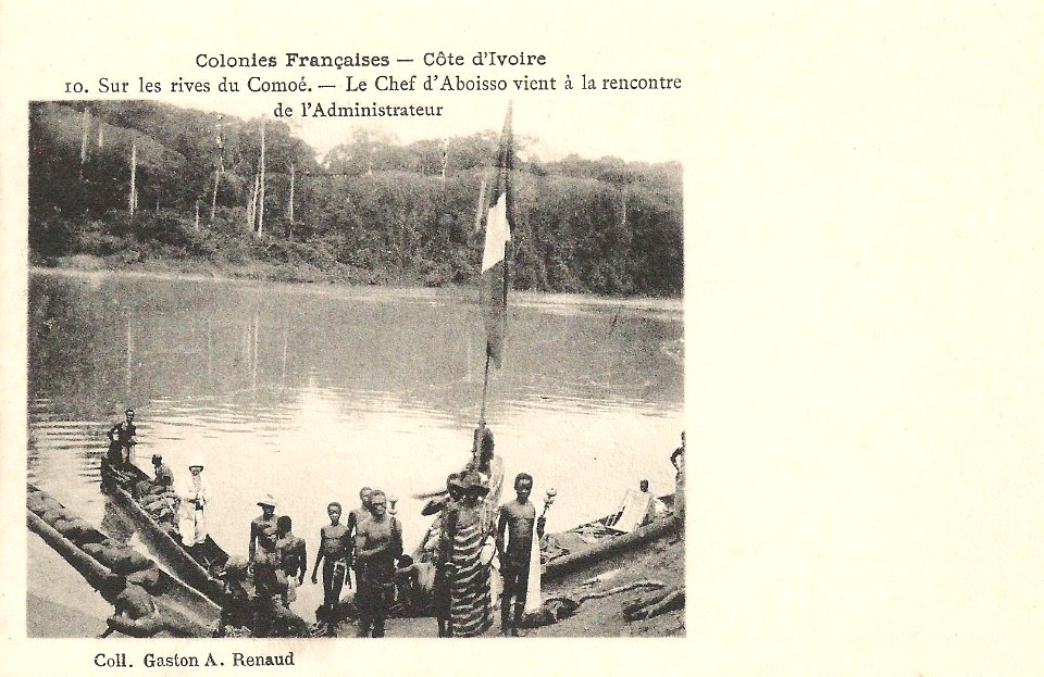 Sur les rives du fleuve Comoé-Le chef d'Aboisso vient à la rencontre de l'Administrateur (Côte d'Ivoire)