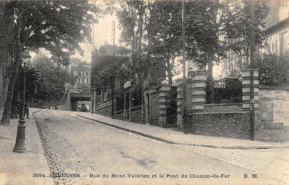 Suresnes.Rue du Mont-Valérien.Pont du Chemin de Fer