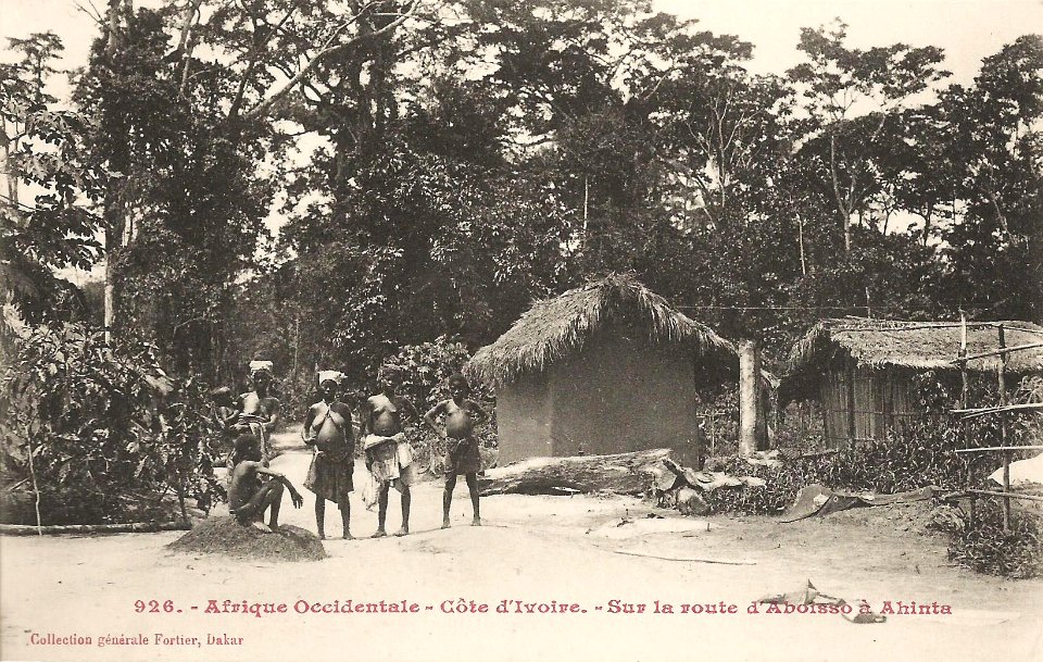 Sur la route d'Aboisso, à Ahinta (Côte d'Ivoire)