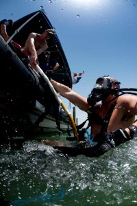 Surface supplied training dive 130723-N-OM642-033