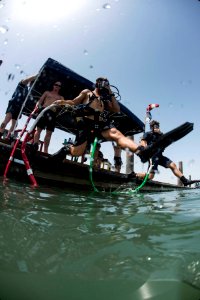 Surface supplied training dive 130722-N-OM642-033