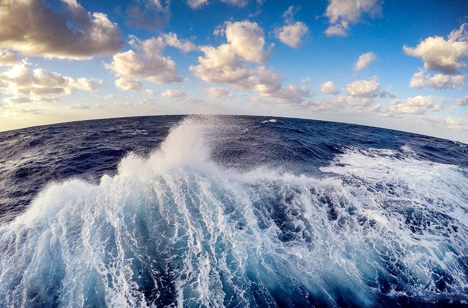 Surface layer of the ocean