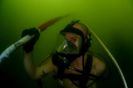 Surface supplied training dive 130723-N-OM642-058