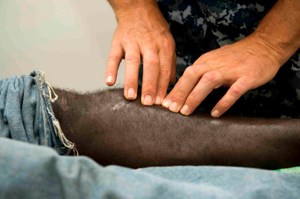 Surgery screening people in Arawa, Papua New Guinea, for Pacific Partnership 2015 150622-N-CF750-051