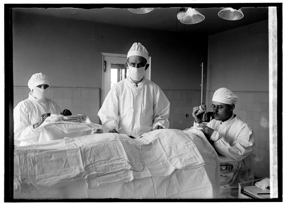 Surgery) -14 LCCN2016846447