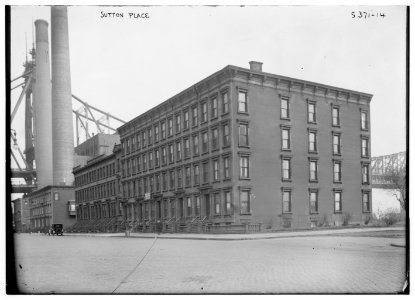Sutton Place LCCN2014711941