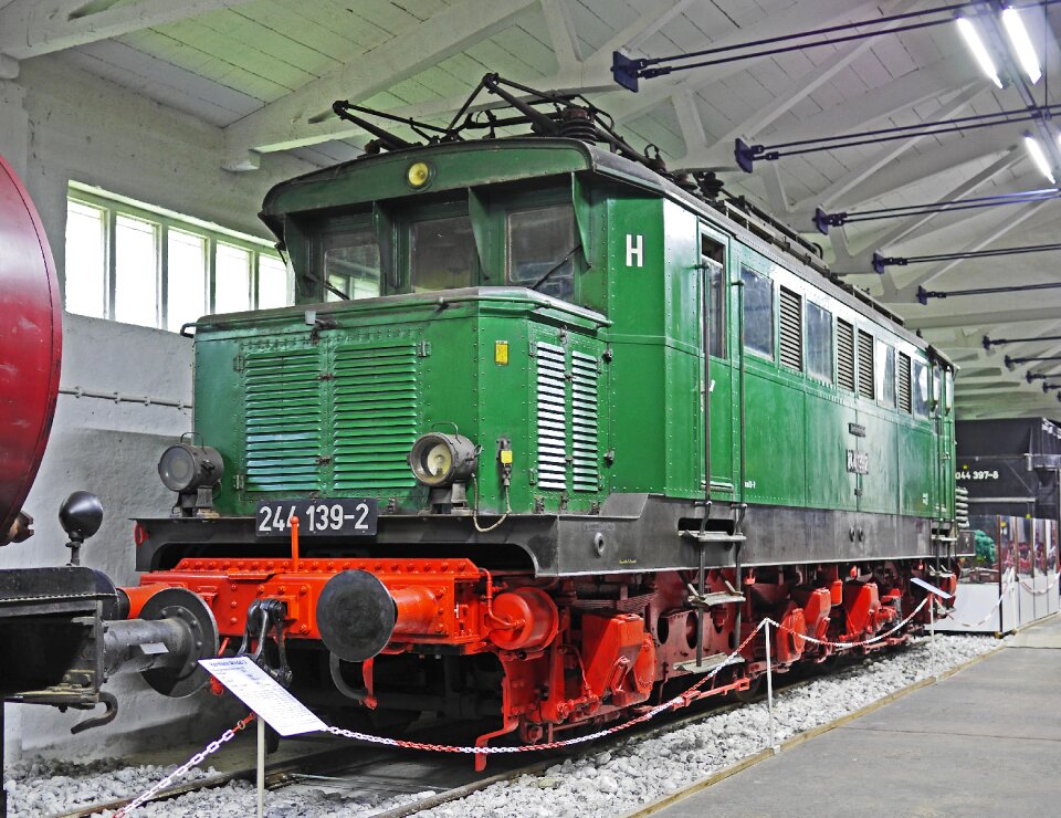 Universal locomotive e44 e 44