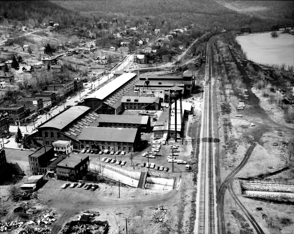 Susquehanna Shops - Erie RR 1971a