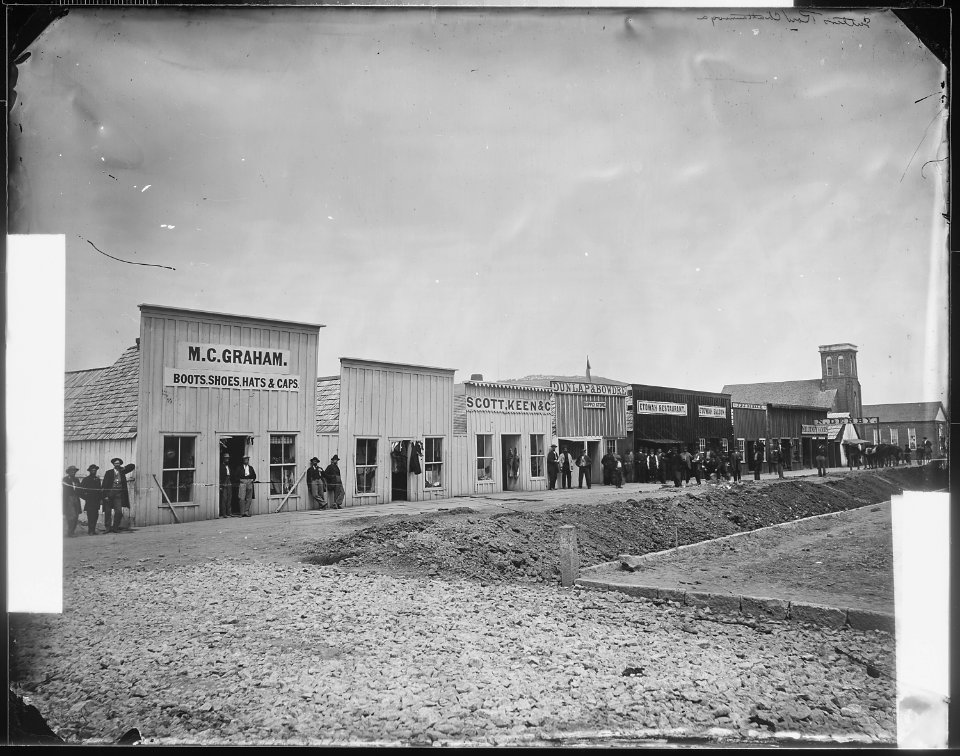 Sutler's Row, Chattanooga, Tenn - NARA - 524928