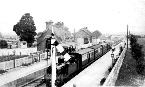 Sutton Scotney station (45852072824) photo