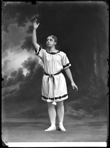Sven Tropp in Vårdanser at Kungliga Operan 1911 - SMV - NT070