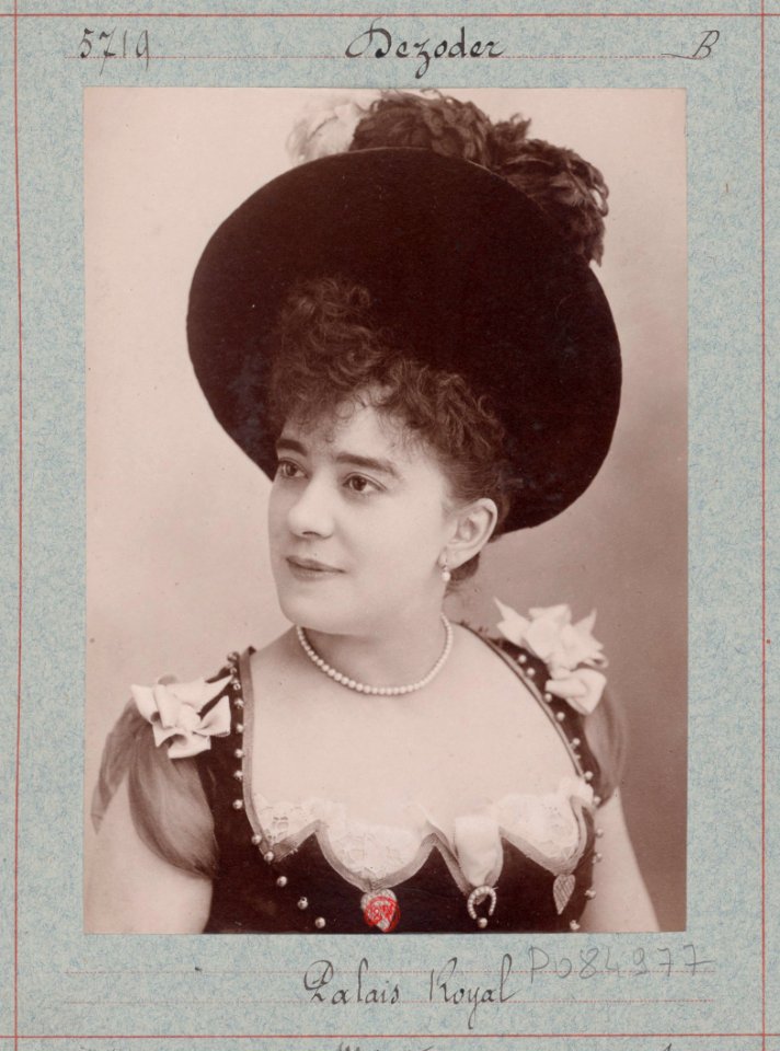 Suzanne Dezoder, par Nadar (original)