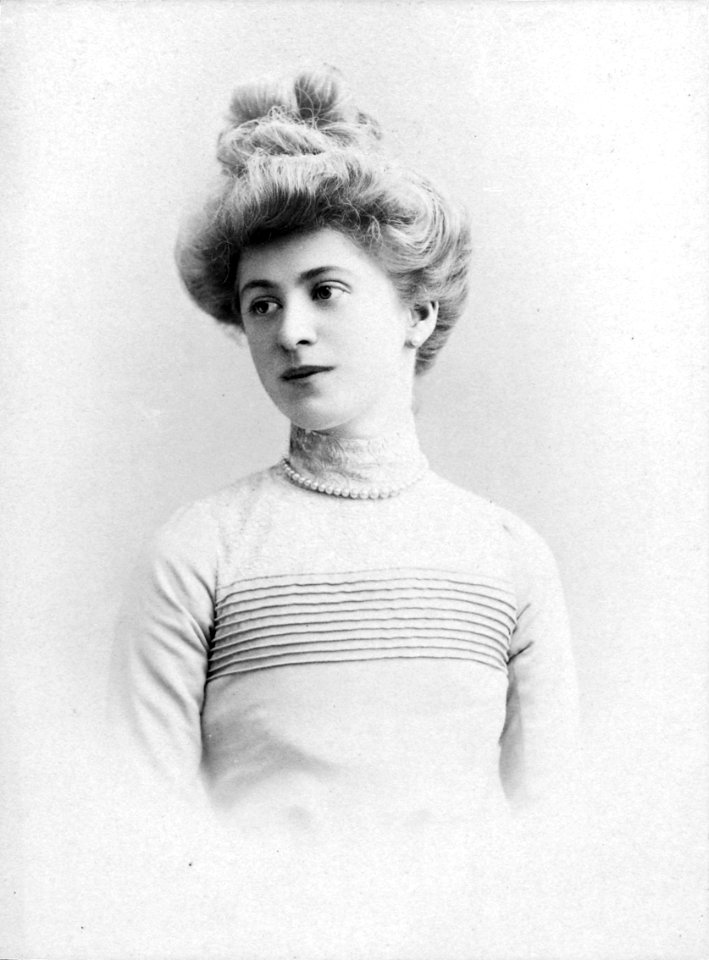 Suzanne Demay, par Jean Reutlinger