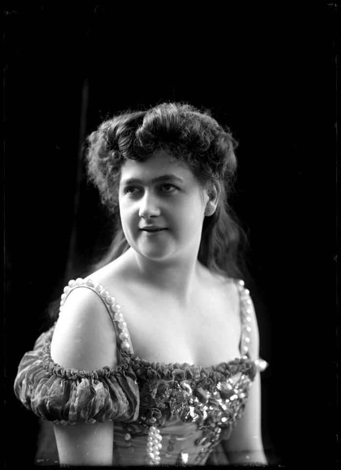 Svea Rundblad in Bluff at Kristallsalongen 1905 - SMV - GR080
