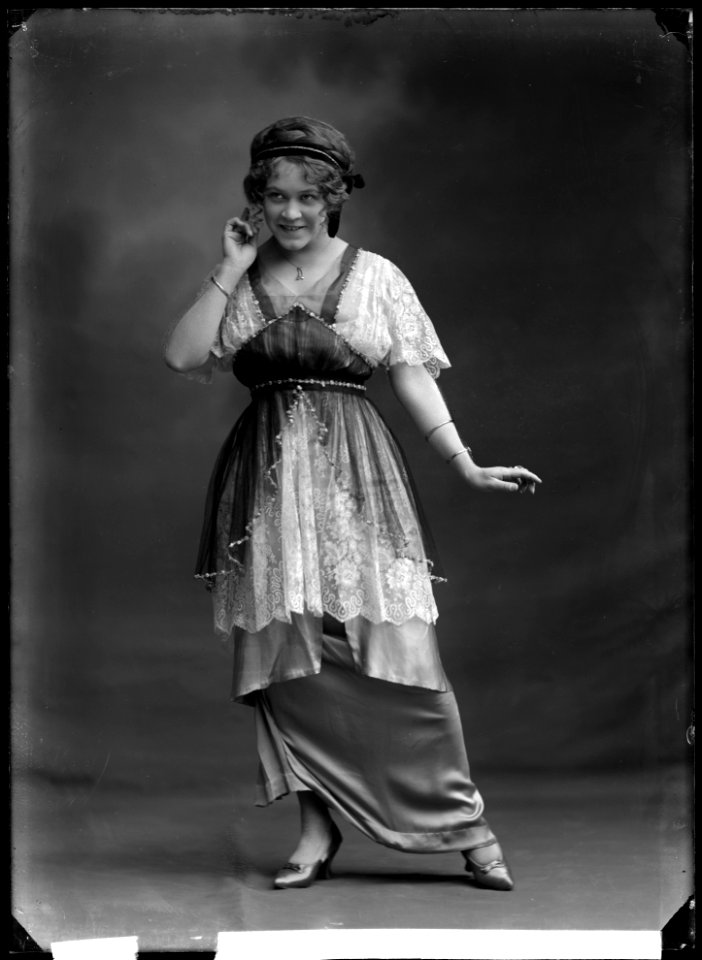 Svea Textorius, actor and singer, undated portrait - SMV - GT026