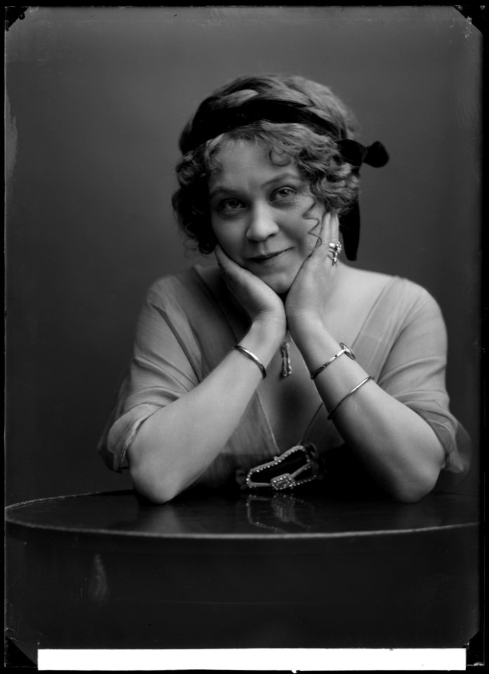 Svea Textorius, actor and singer, undated portrait - SMV - GT027