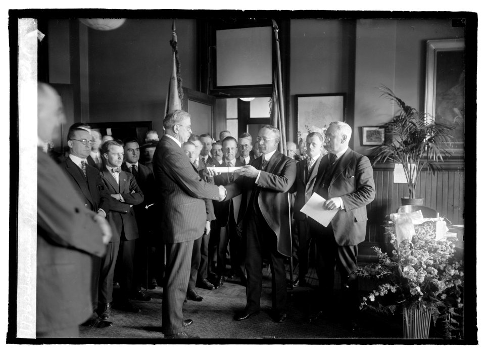 Swearing in of 1st Asst. P.M.G. John H. Bartlett, (3-13-22) LCCN2016846155