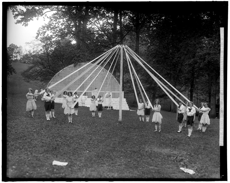 SWEET BRIAR COLLEGE. MAY DAY EXERCISES LCCN2016861893