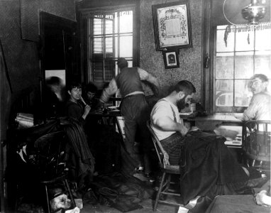 Sweatshop in Ludlow Street Tenement, New York cph.3a24271