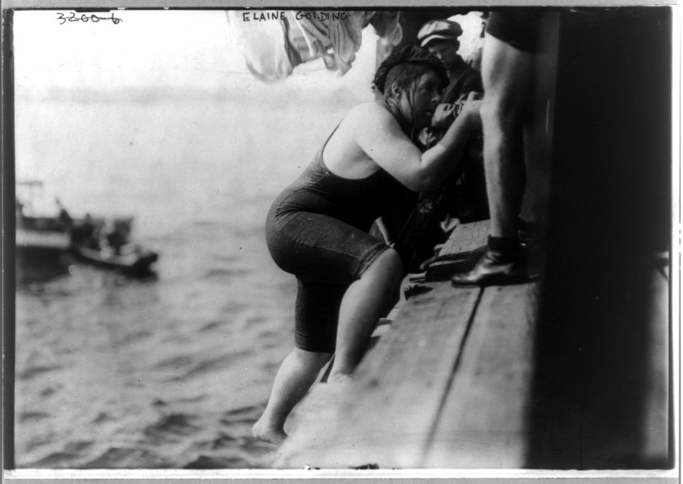 Swimming - Elaine Golding, Feb. 12, 1915 LCCN2002709749