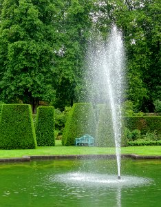 Swimming Pool fountain, Renishaw Hall - Derbyshire, England - DSC02242 photo