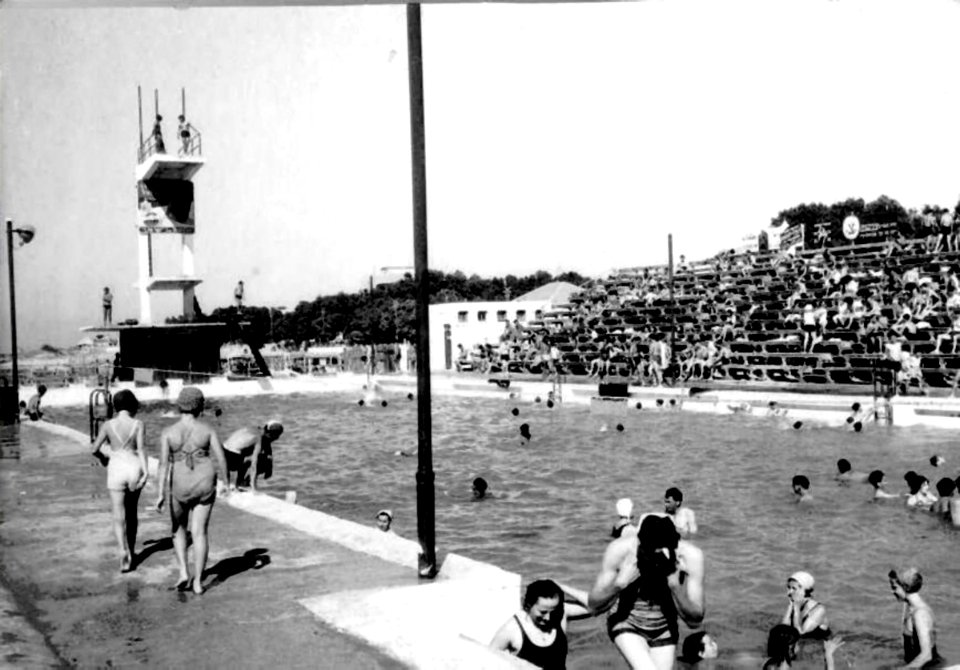 Swimming pool of Bat Galim casino