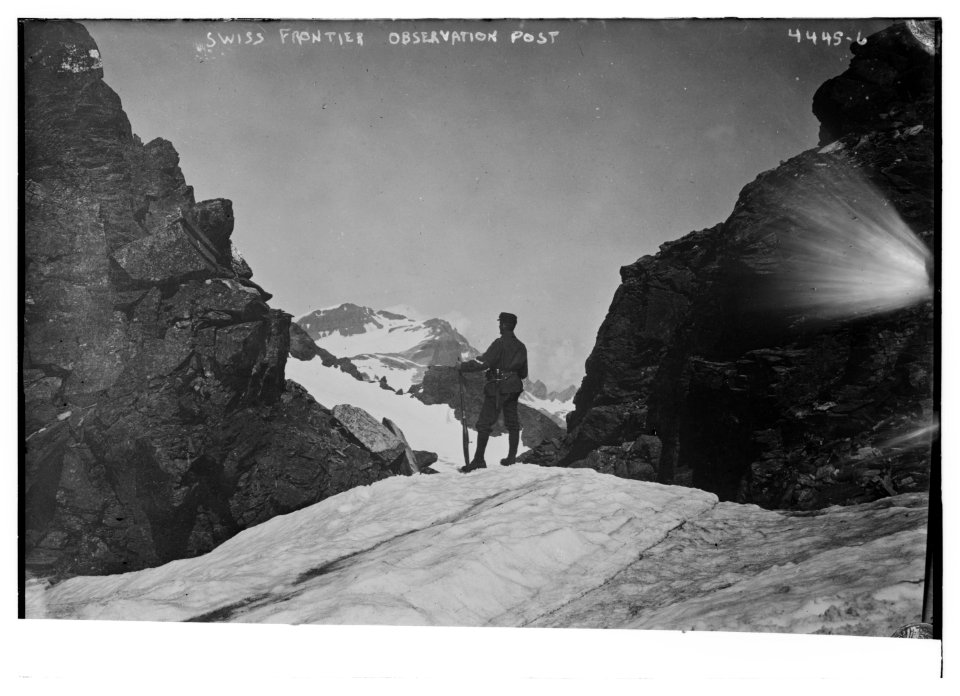 Swiss frontier observation post LCCN2014706073
