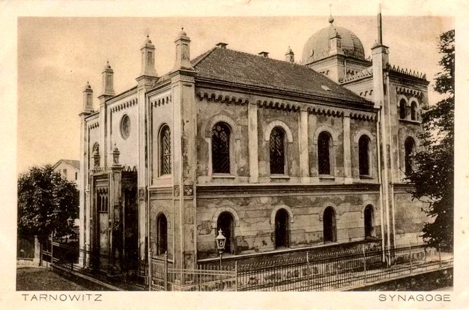 Synagoga-w-Tarnowskich-Gorach-