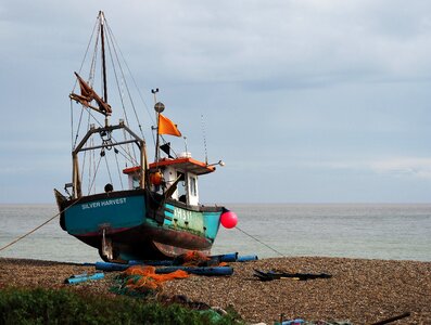 Shingle shore horizon