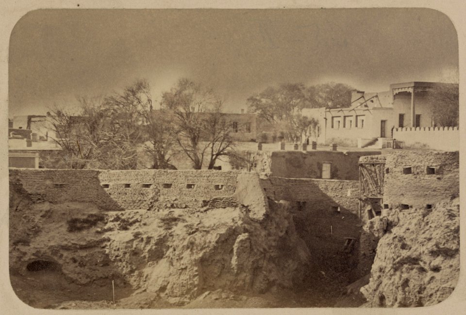 Syr-dar'inskaia oblast'. Miesto byvshikh breshei cherez kotorye samarkandtsy vovremia shturma vryvalis' v tsitadel' 2-8 Iiunia 1868 goda LCCN2007678444