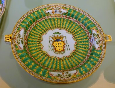Table set owned by Porto Bishop António de San José de Castro, China, Jiaqing period, c. 1800-1810, porcelain - Museu Nacional de Soares dos Reis - Porto, Portugal - DSC00460 photo