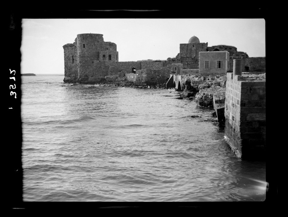 Syria. Tyre to Tripoli and Krak de Chevalier. Sidon. The Crusader castle, Kalaat el-Bahr LOC matpc.15418