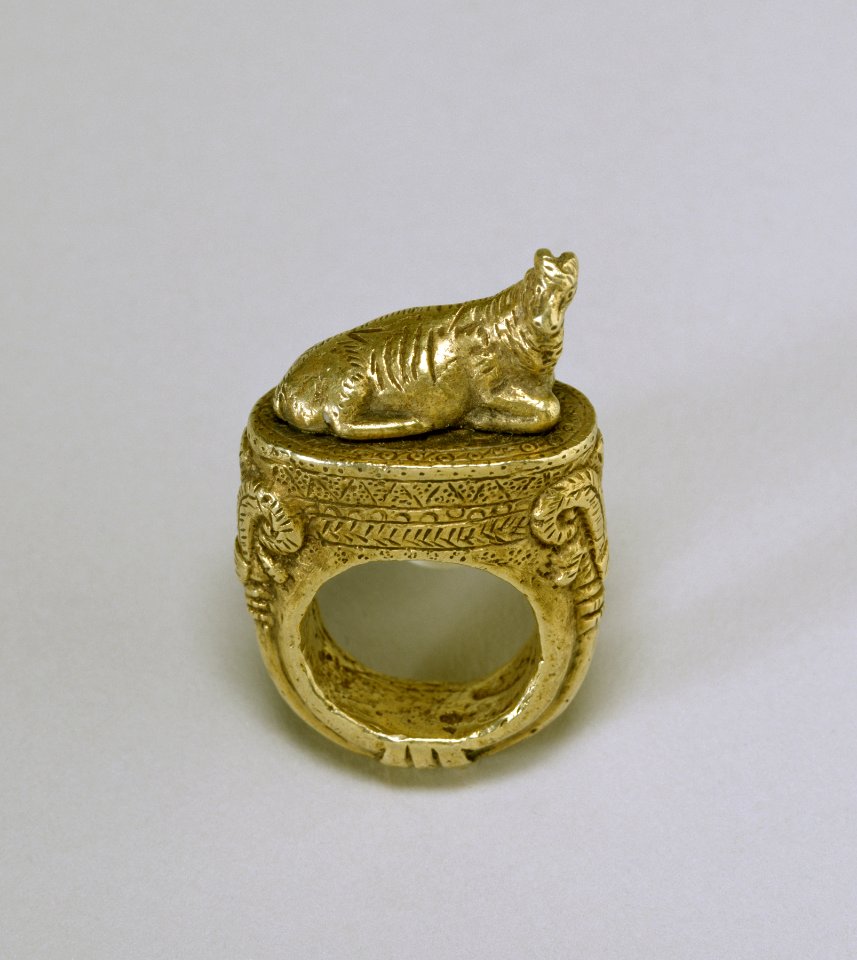 Syrian - Ring with Reclining Ram - Walters 57970 - Profile