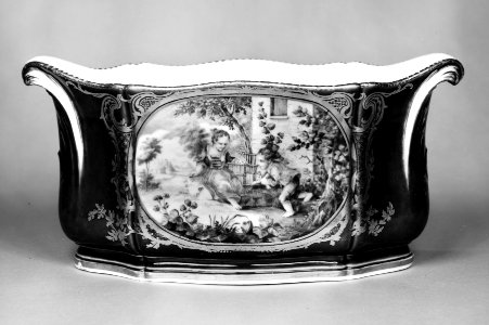 Sèvres Porcelain Manufactory - One of a Pair of Flower Vases (Cuvette à fleurs Verdun) - Walters 48619