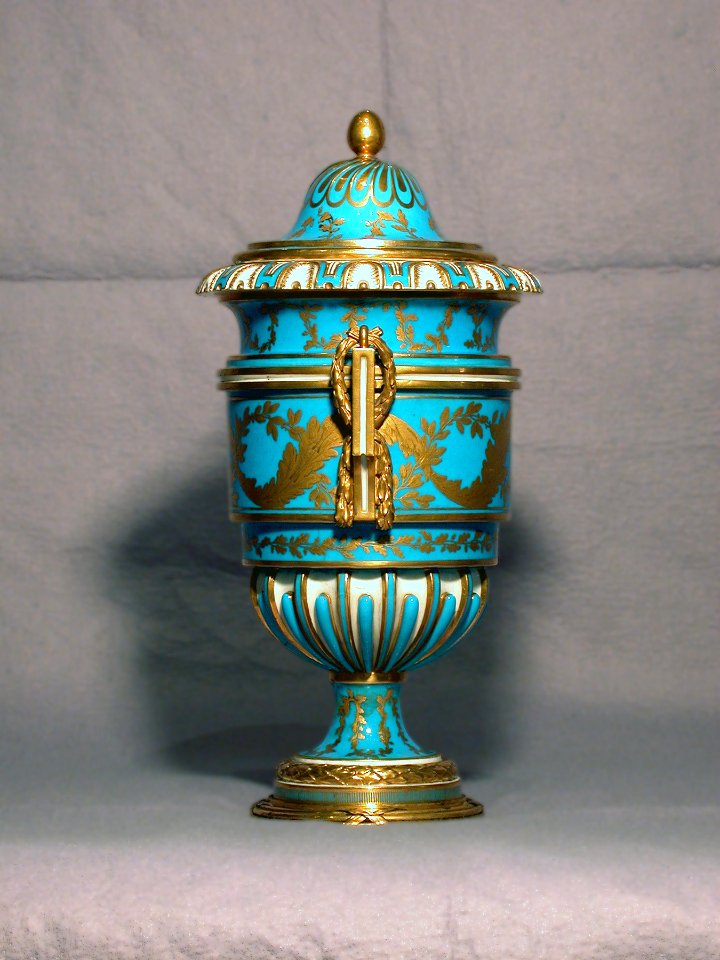 Sèvres Porcelain Manufactory - One of a Pair of Vases (Vase à anses carrées) - Walters 48570 - Side