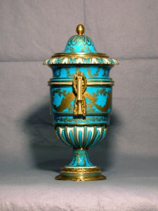 Sèvres Porcelain Manufactory - One of a Pair of Vases (Vase à anses carrées) - Walters 48570 - Side
