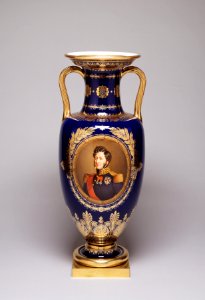 Sèvres Porcelain Manufactory - One of a Pair of Vases - Walters 48555 - Profile