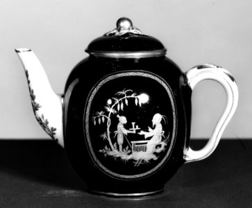 Sèvres Porcelain Manufactory - Teapot - Walters 48718