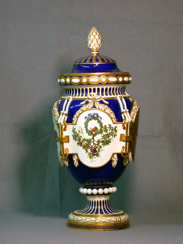 Sèvres Porcelain Manufactory - Vase with Cover - Walters 48573 - View A
