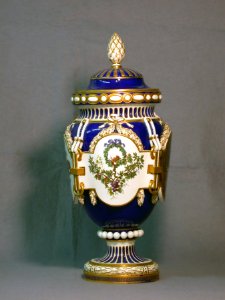 Sèvres Porcelain Manufactory - Vase with Cover - Walters 48573 - View A