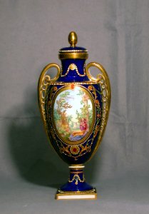 Sèvres Porcelain Manufactory - Oviform Vase (Vase Paris nouvelle forme) - Walters 48568 - Back