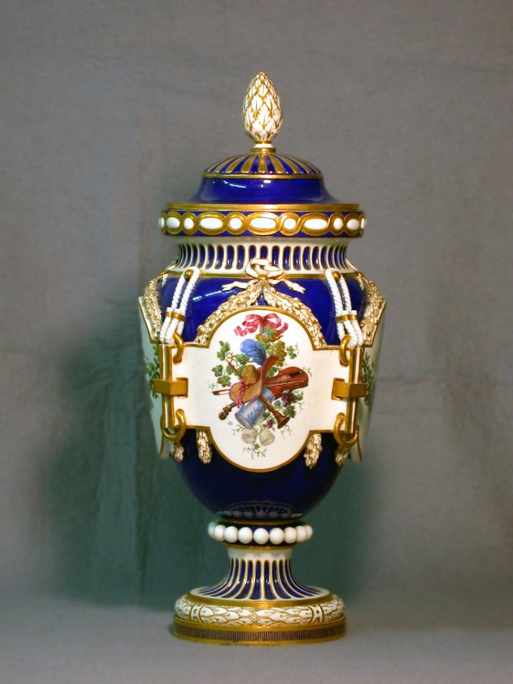 Sèvres Porcelain Manufactory - Vase with Cover - Walters 48573 - Back