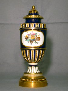 Sèvres Porcelain Manufactory - One of a Pair of Fluted Vases (Vases cannele à bandeau) - Walters 48632 - Back