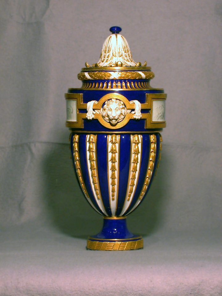 Sèvres Porcelain Manufactory - One of a Pair of Vases (Vase à têtes de lion) - Walters 48578 - Profile