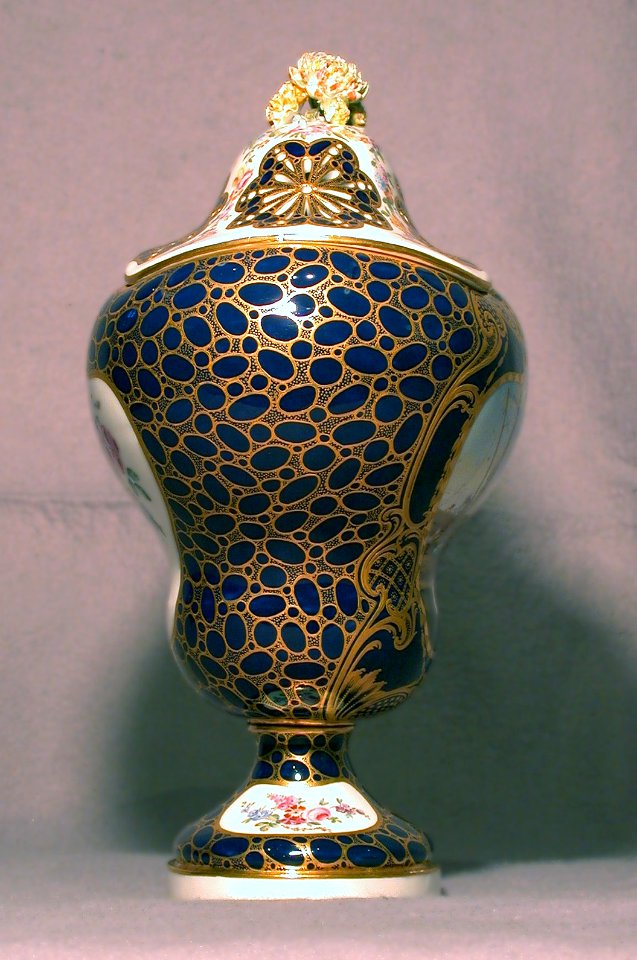 Sèvres Porcelain Manufactory - Potpourri Vase (Vase potpourri Hébert) - Walters 48577 - Profile