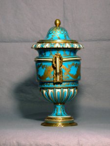 Sèvres Porcelain Manufactory - One of a Pair of Vases (Vase à anses carrées) - Walters 48569 - Side