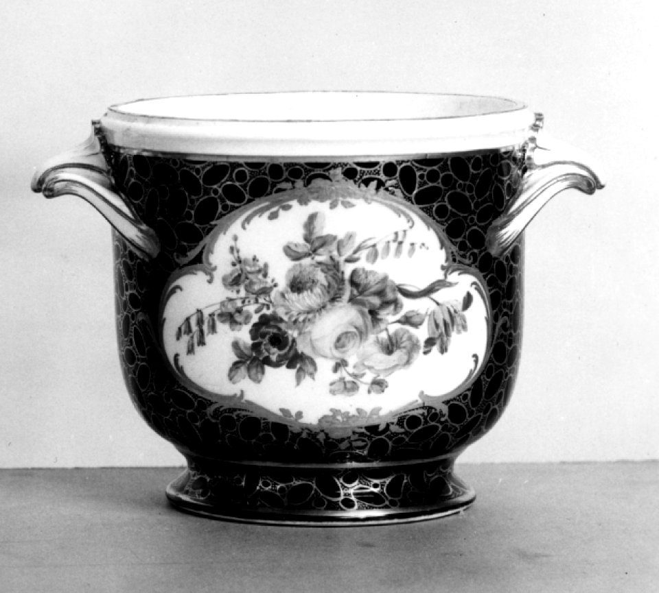 Sèvres Porcelain Manufactory - Bottle Cooler (seau a bouteille) - Walters 48750